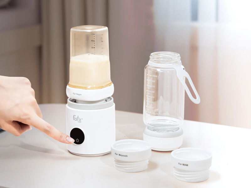 Máy hâm sữa di động Ready Pro giúp mẹ hâm sữa mọi lúc, mọi nơi, bảo toàn dưỡng chất. Sản phẩm Ready Pro được các mẹ và bệnh viện uy tín tin dùng.